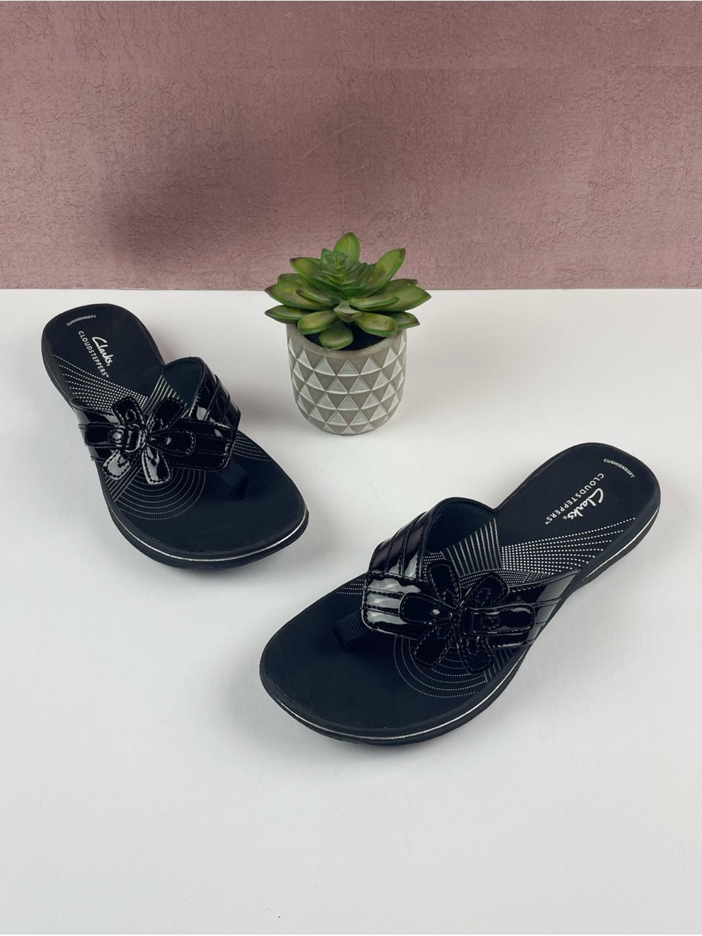 Cloudsteppers by Clarks Black Flower Floral Thong Sandals Shoes Women Size 8M